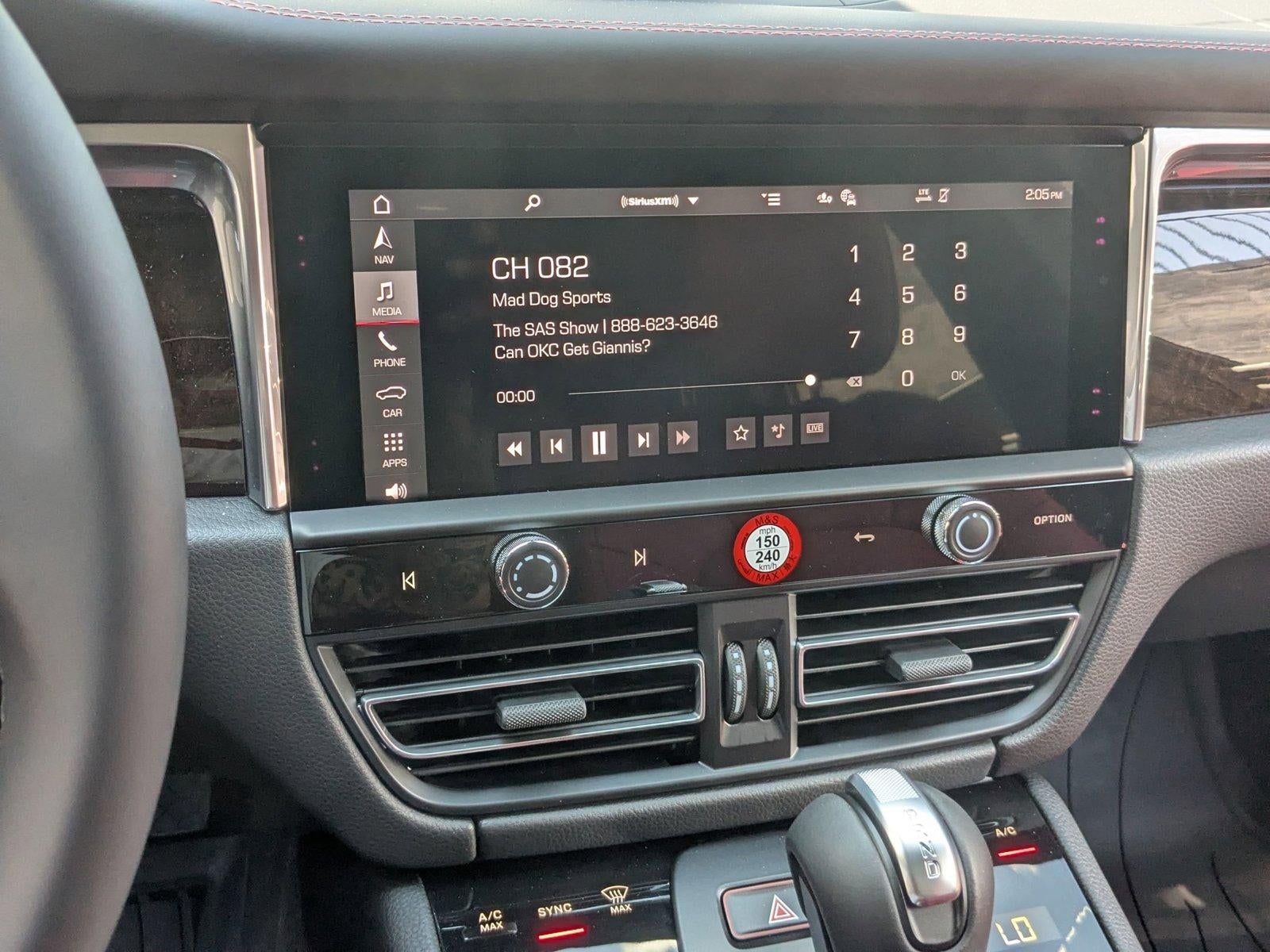 2026 Porsche Macan AWD