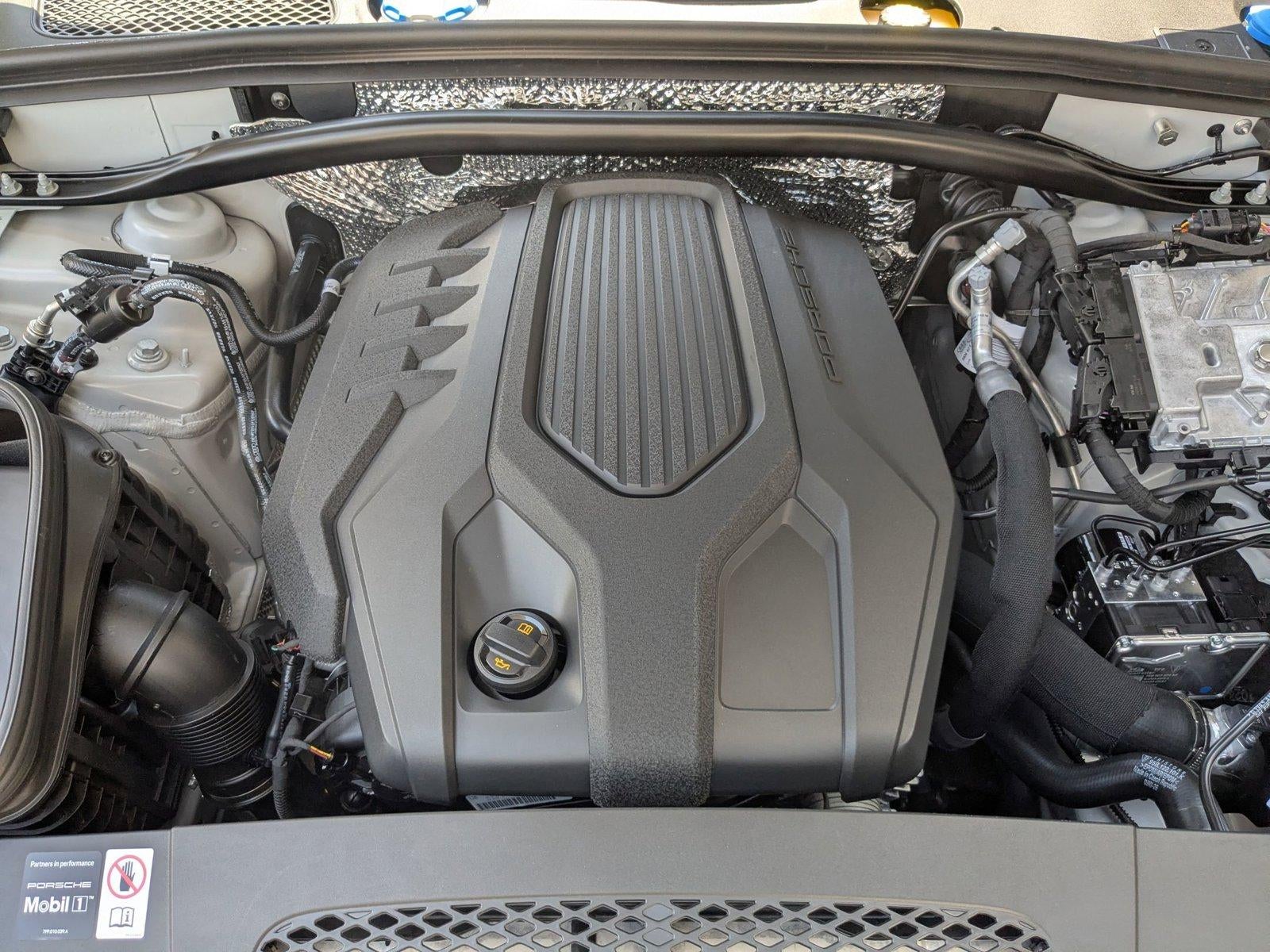 2026 Porsche Macan AWD