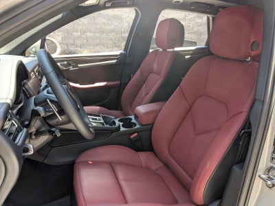 2026 Porsche Macan AWD