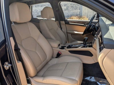 2023 Porsche Macan AWD