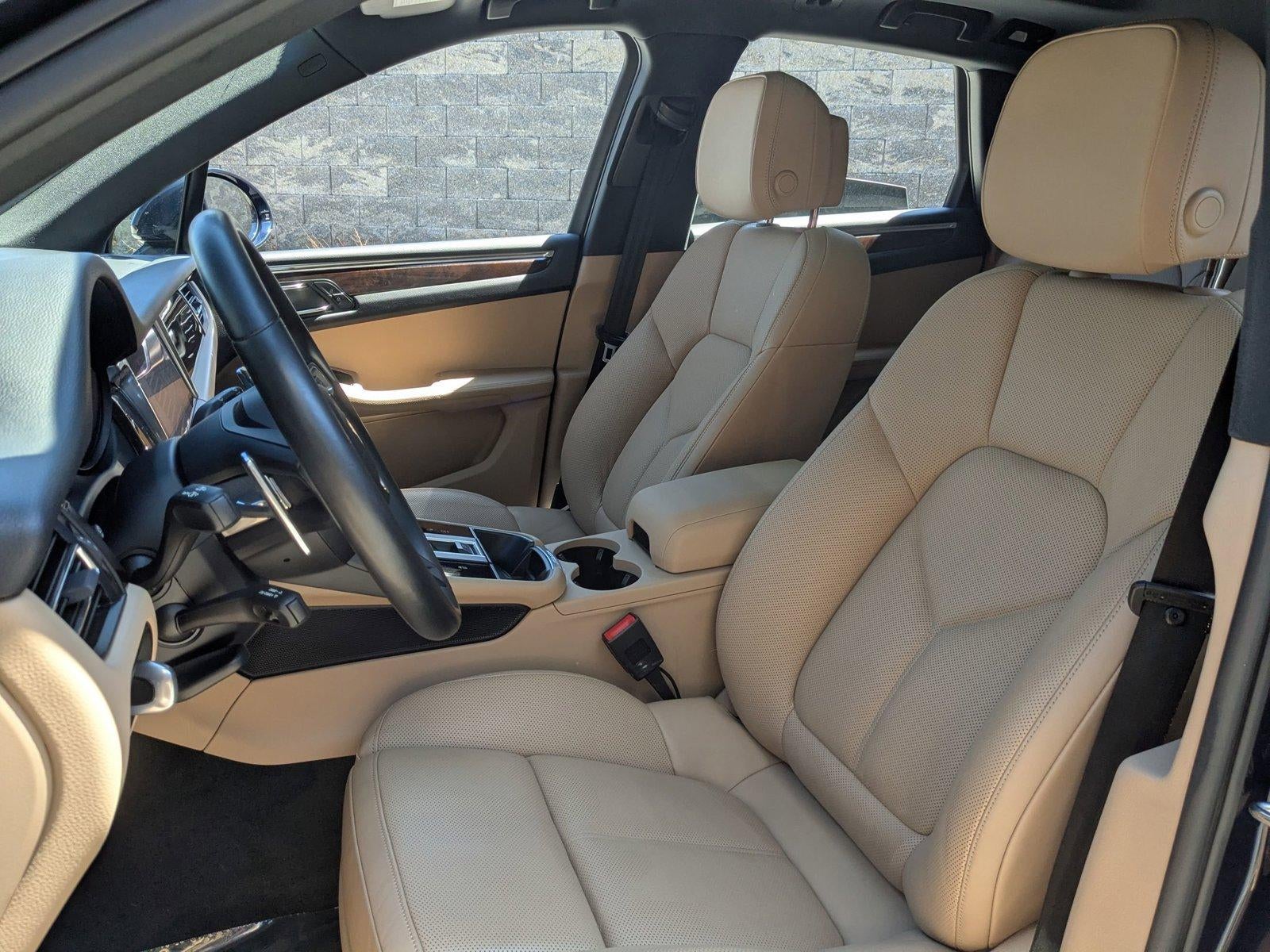 2023 Porsche Macan AWD