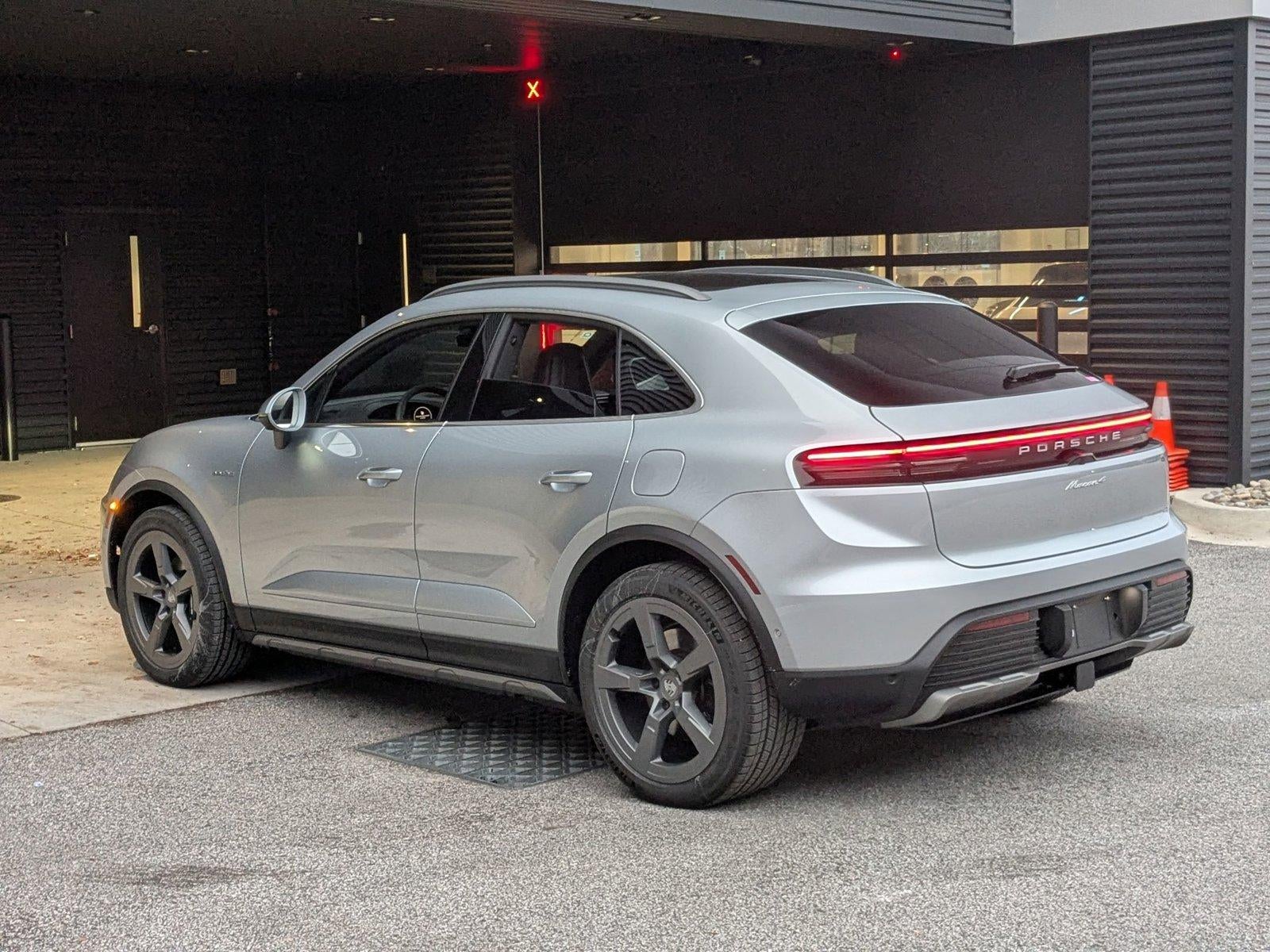 2025 Porsche Macan Electric 4 AWD