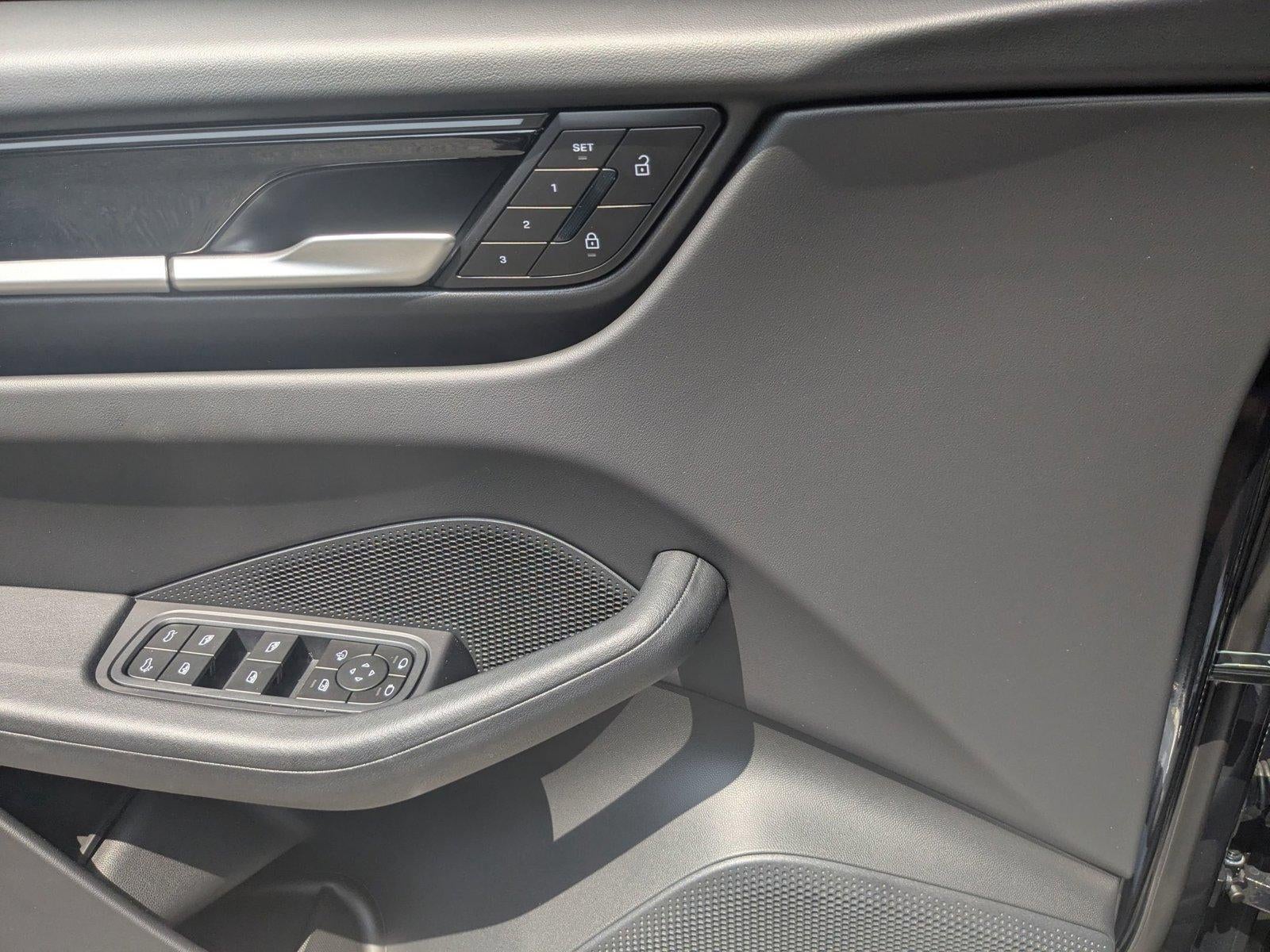 2025 Porsche Macan Electric 4 AWD