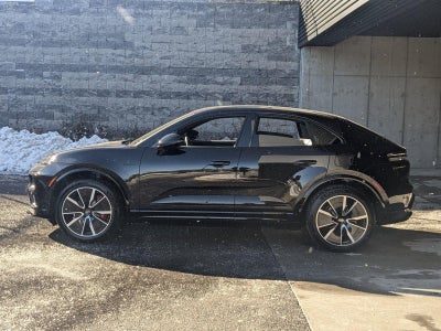 2025 Porsche Macan Electric Turbo AWD