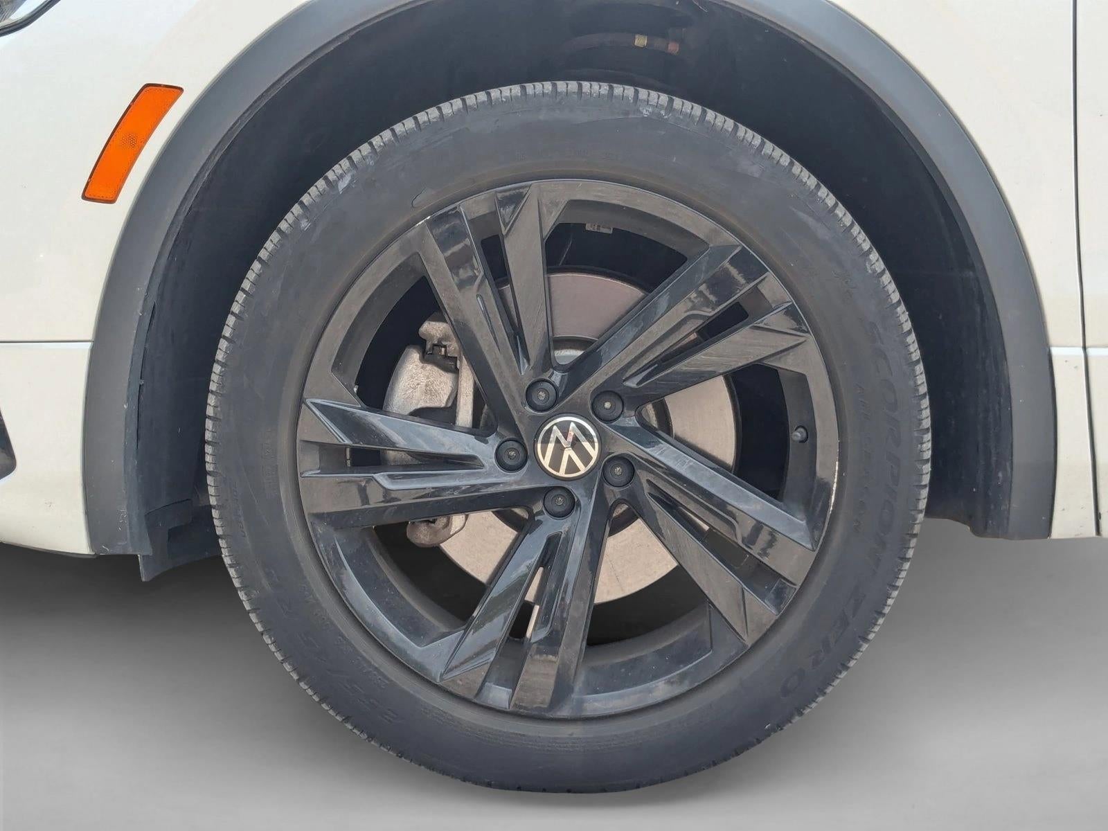 2024 Volkswagen Tiguan SE R-Line Black