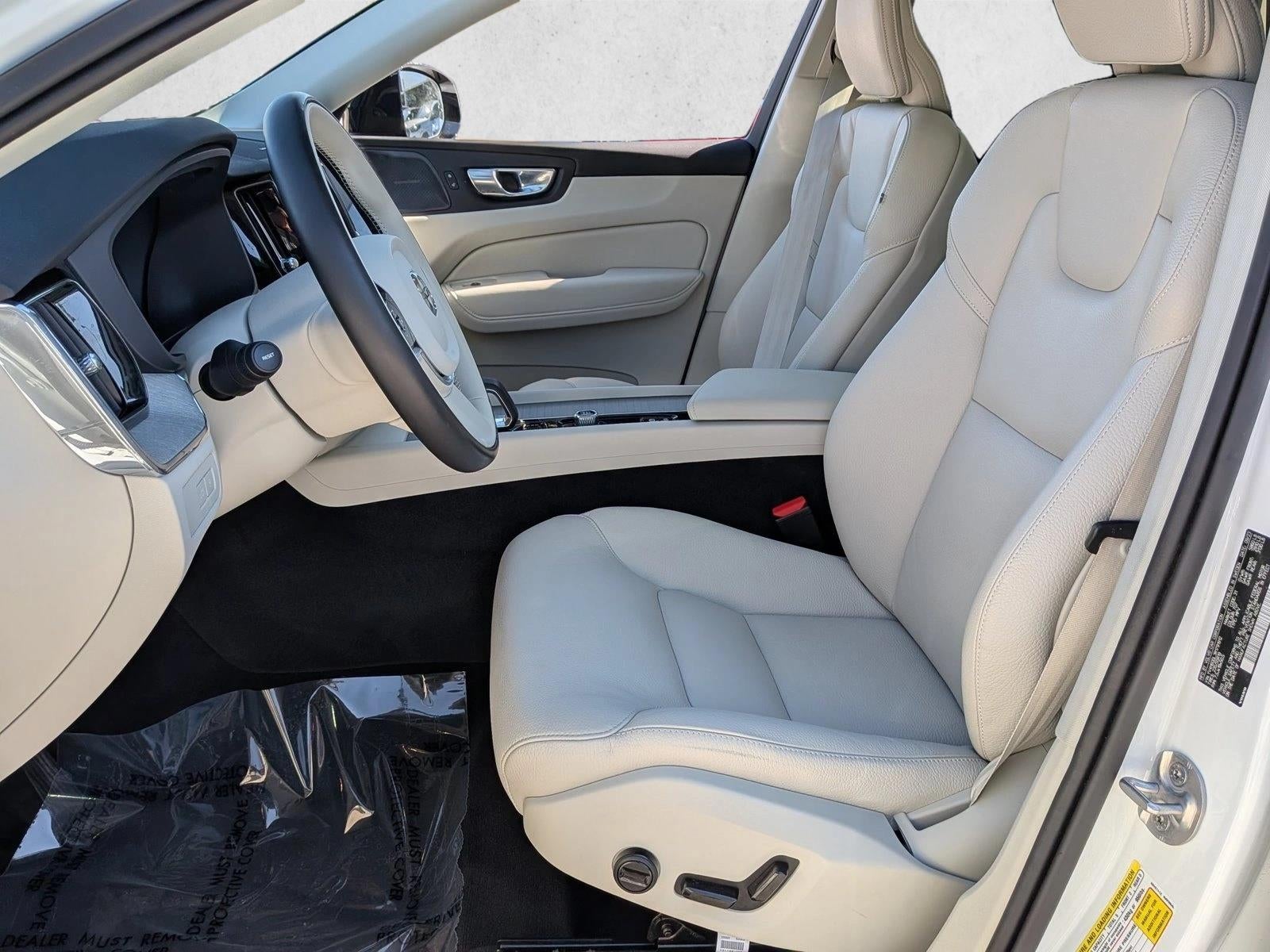 2024 Volvo XC60 Recharge Plug-In Hybrid Plus Dark Theme