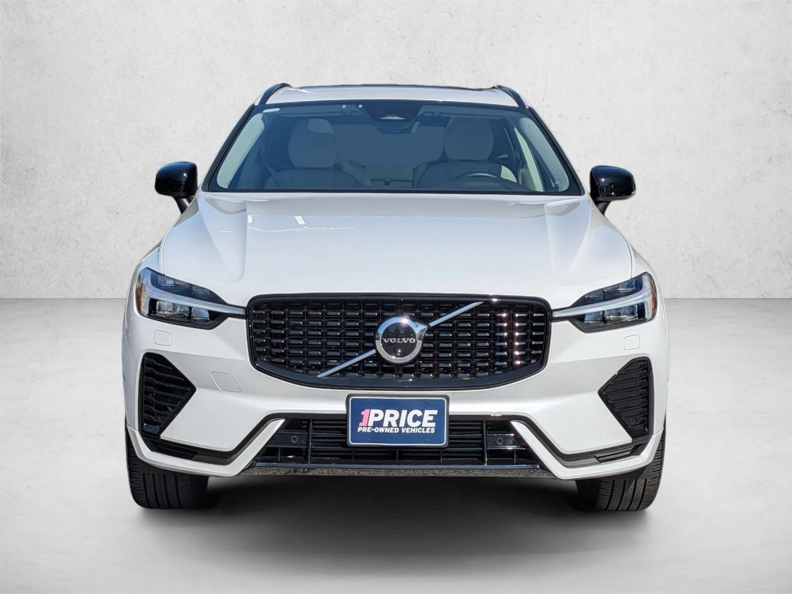 2024 Volvo XC60 Recharge Plug-In Hybrid Plus Dark Theme
