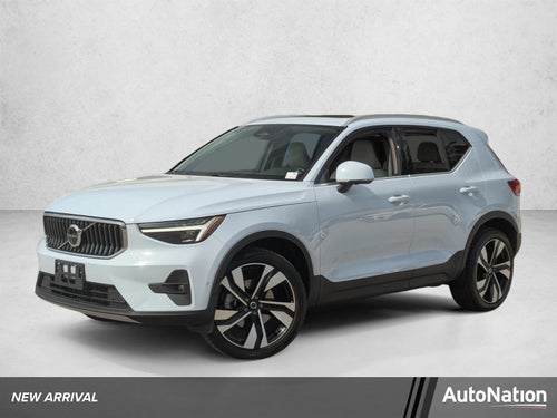 2025 Volvo XC40 Ultra Bright Theme