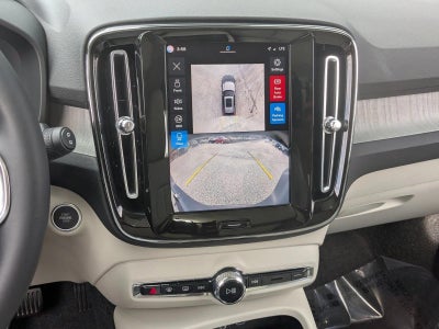 2025 Volvo XC40 Ultra Bright Theme