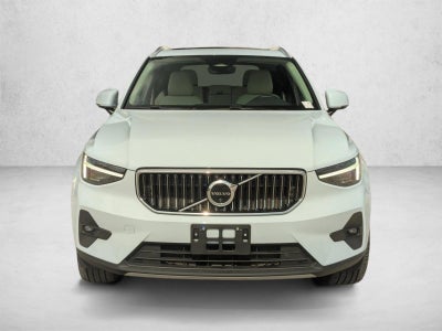 2025 Volvo XC40 Ultra Bright Theme