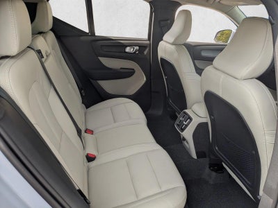 2025 Volvo XC40 Ultra Bright Theme
