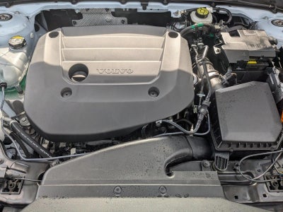 2025 Volvo XC40 Ultra Bright Theme