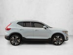 2025 Volvo XC40 Ultra Bright Theme