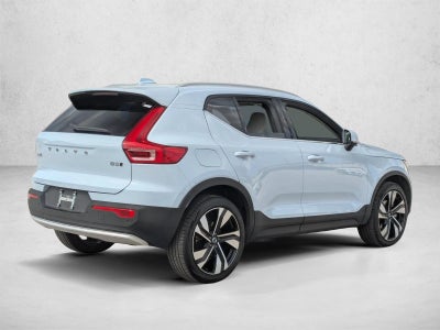 2025 Volvo XC40 Ultra Bright Theme