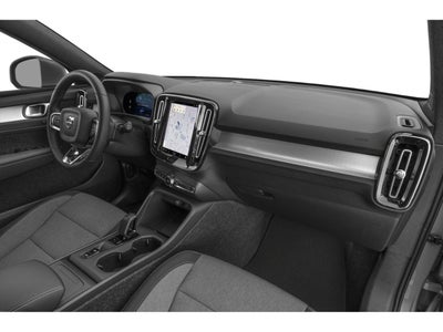 2025 Volvo XC40 Ultra Bright Theme