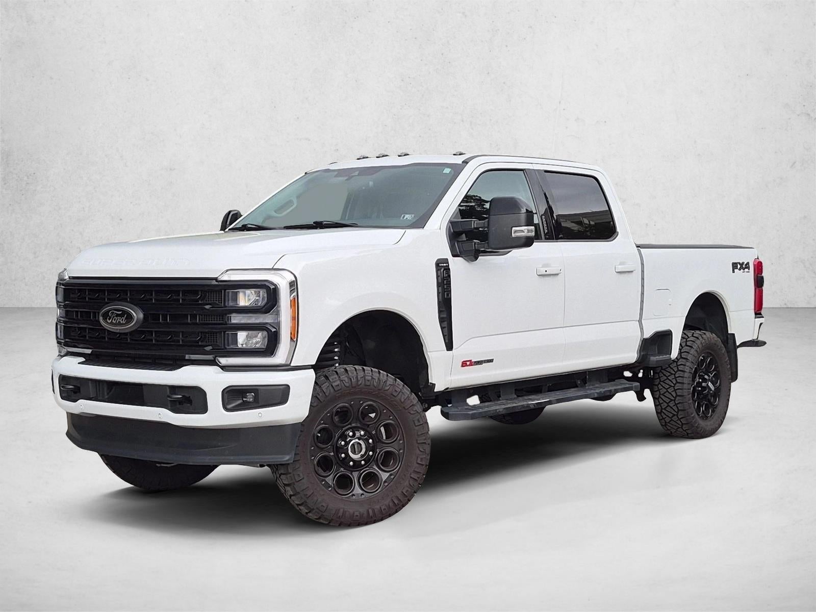 2023 Ford Super Duty F-250 SRW LARIAT 4WD Crew Cab 6.75' Box