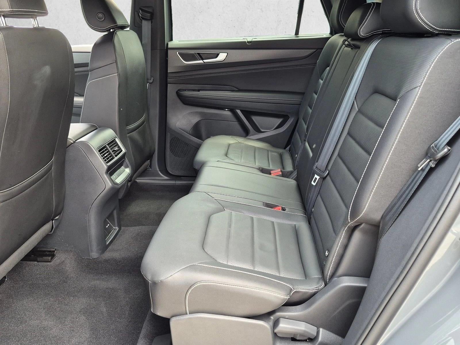 2025 Volkswagen Atlas Cross Sport 2.0T SEL R-Line Black 4MOTION