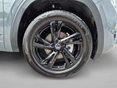 2025 Volkswagen Atlas Cross Sport 2.0T SEL R-Line Black 4MOTION