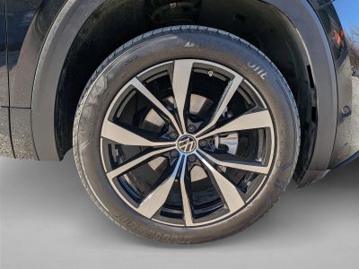 2024 Volkswagen Atlas Cross Sport 2.0T SEL Premium R-Line 4MOTION