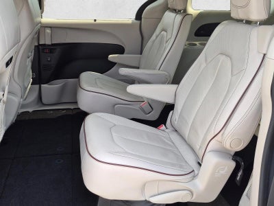 2018 Chrysler Pacifica Limited FWD