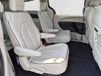 2018 Chrysler Pacifica Limited FWD