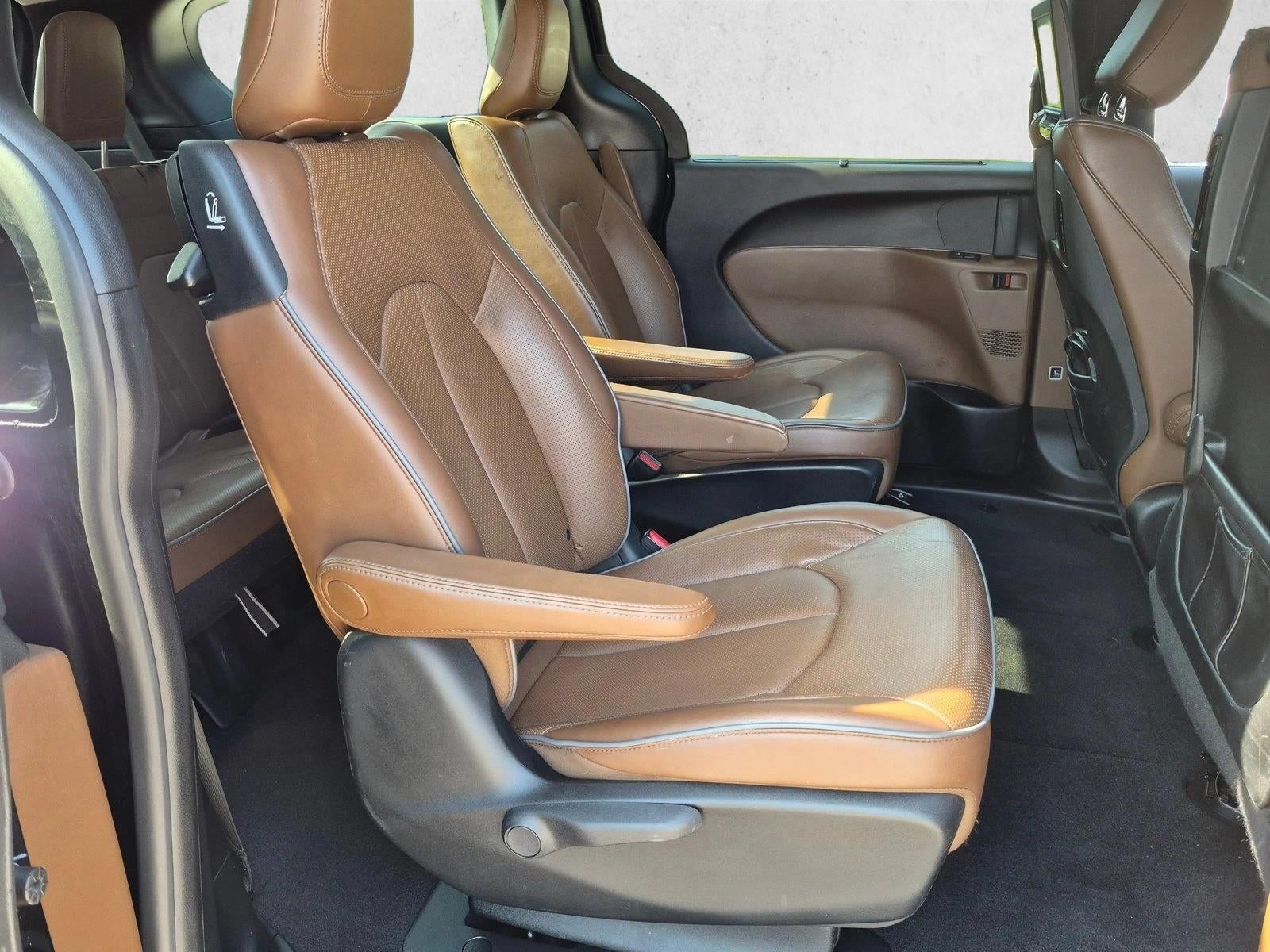 2019 Chrysler Pacifica Hybrid Limited FWD