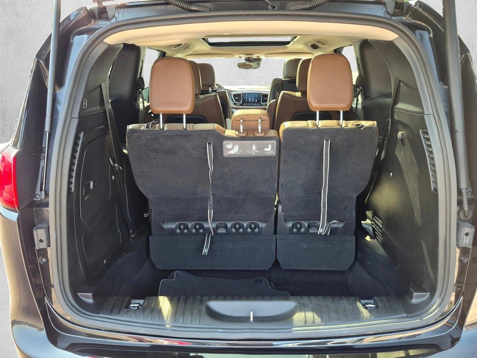 2019 Chrysler Pacifica Hybrid Limited FWD