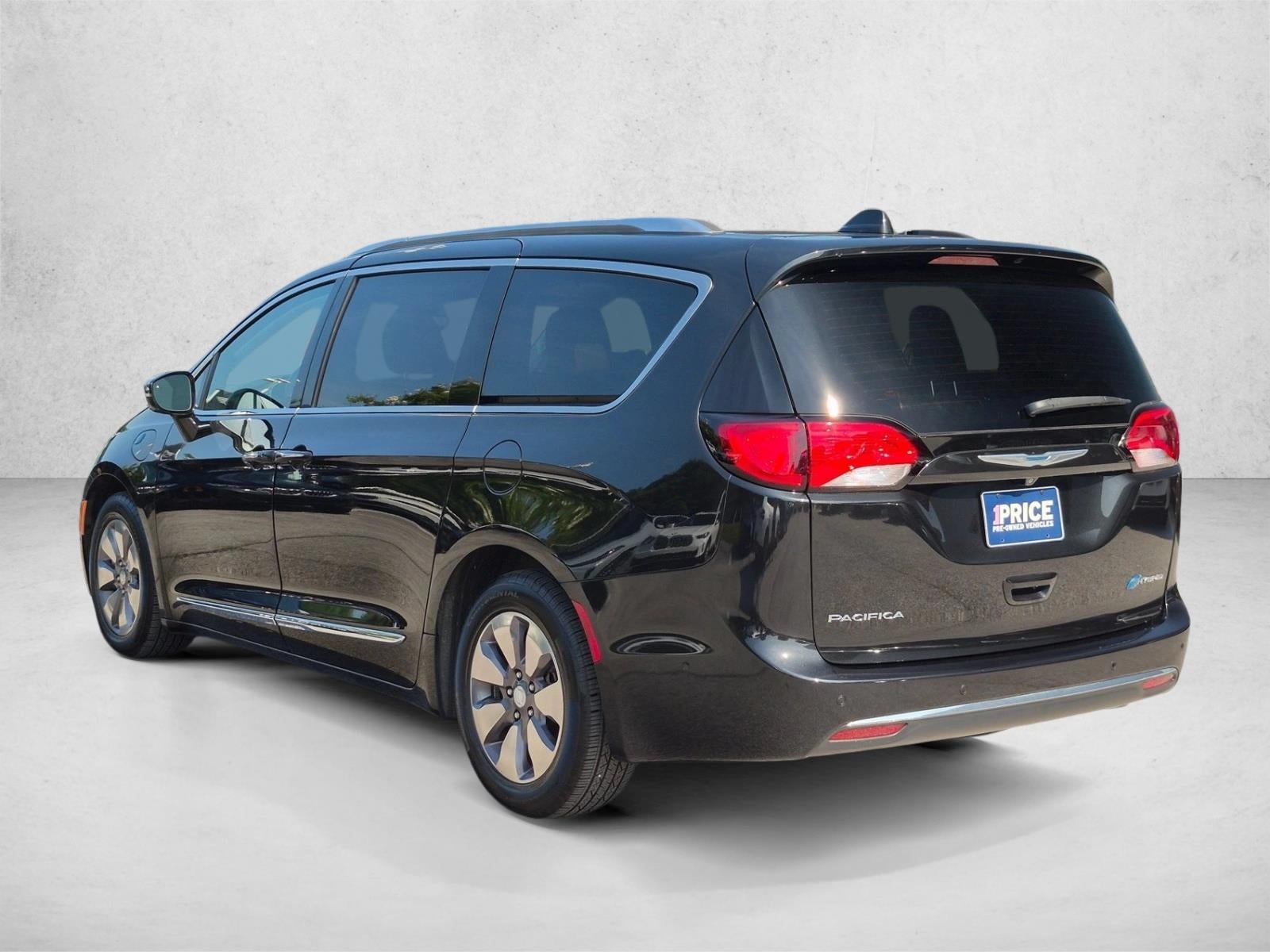 2019 Chrysler Pacifica Hybrid Limited FWD