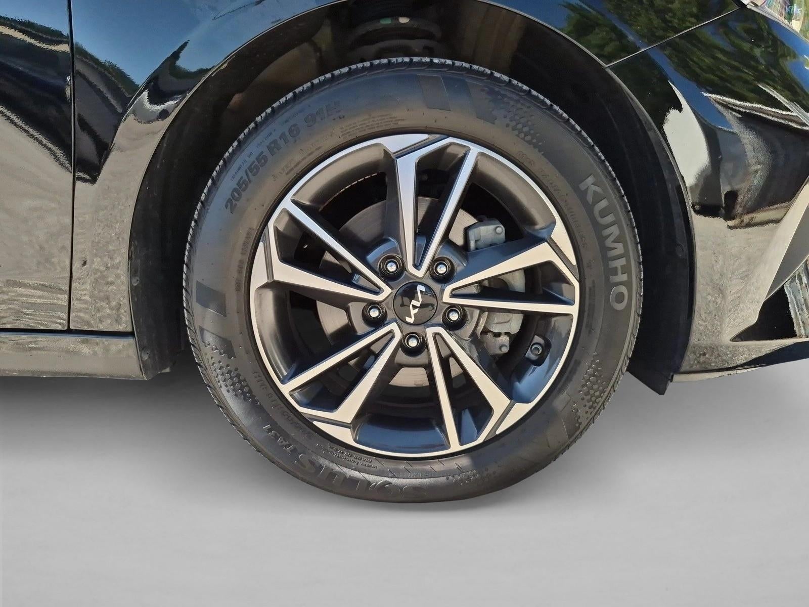 2024 Kia Forte LXS IVT