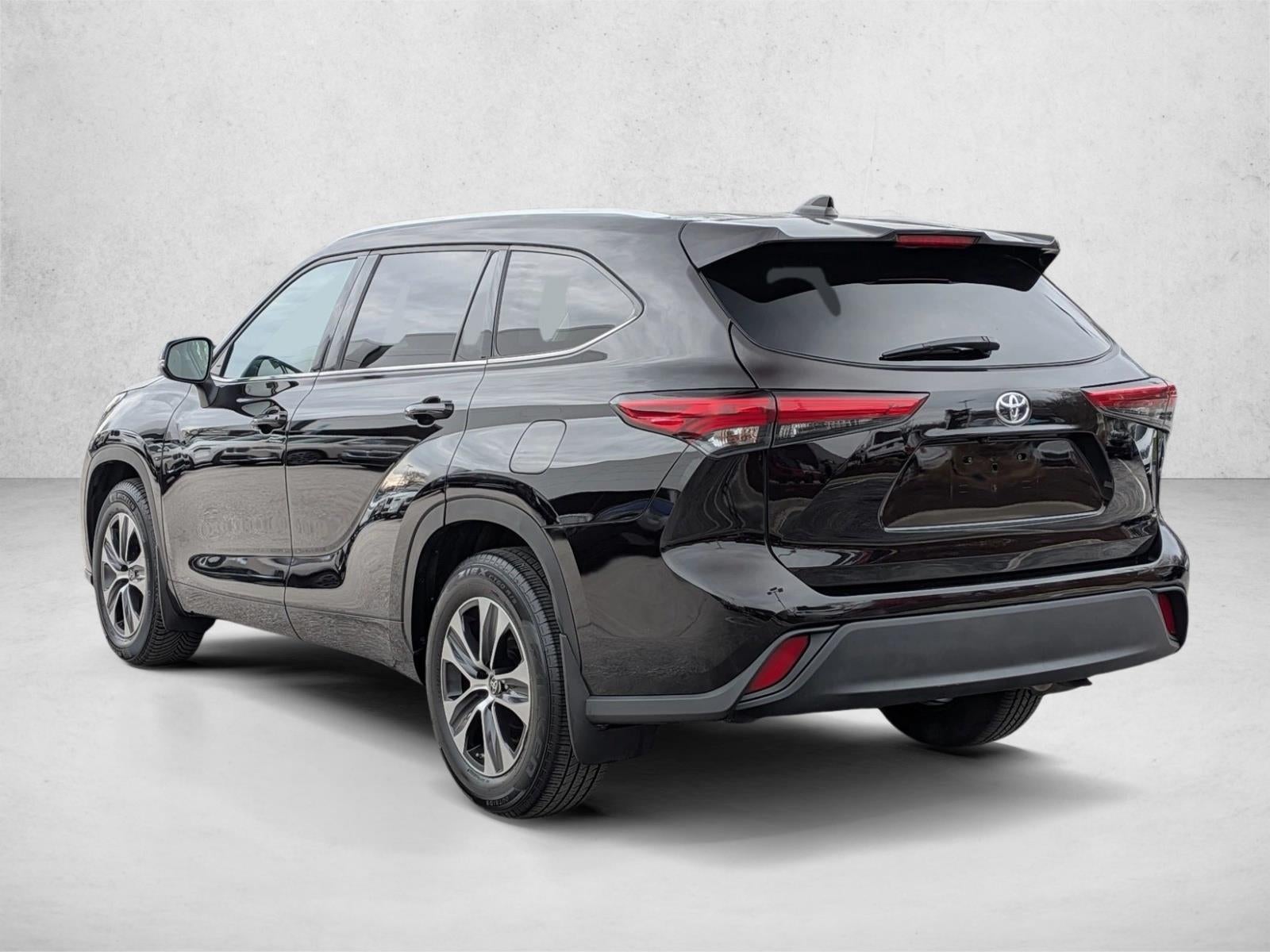 2022 Toyota Highlander XLE AWD (Natl)