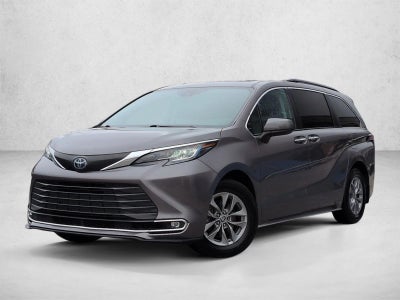2022 Toyota Sienna XLE FWD 8-Passenger (Natl)
