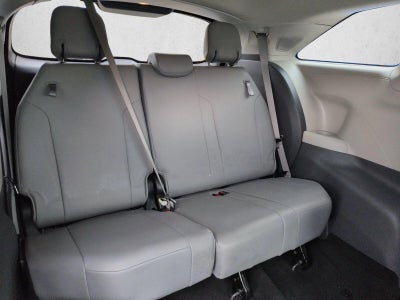 2022 Toyota Sienna XLE FWD 8-Passenger (Natl)