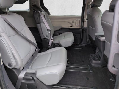 2022 Toyota Sienna XLE FWD 8-Passenger (Natl)