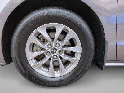 2022 Toyota Sienna XLE FWD 8-Passenger (Natl)