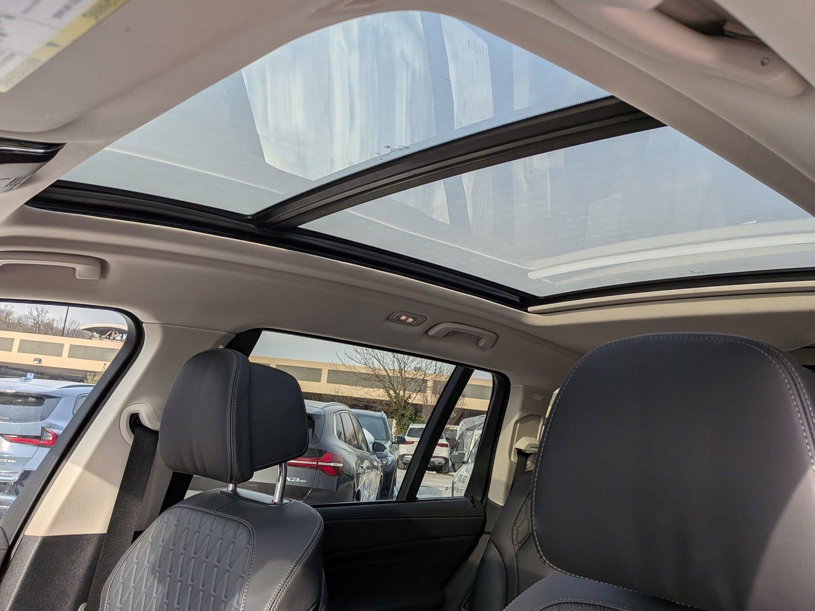 2025 BMW X7 xDrive40i Sports Activity Vehicle