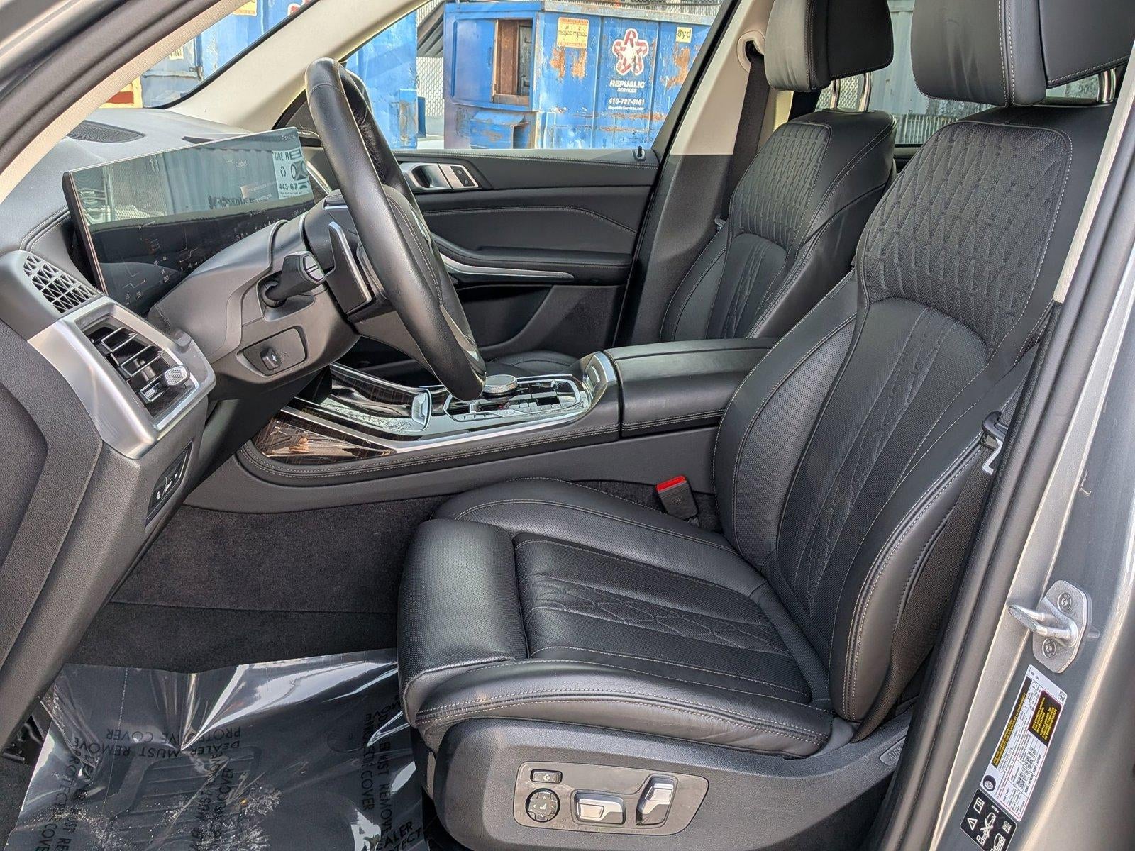 2025 BMW X7 xDrive40i Sports Activity Vehicle