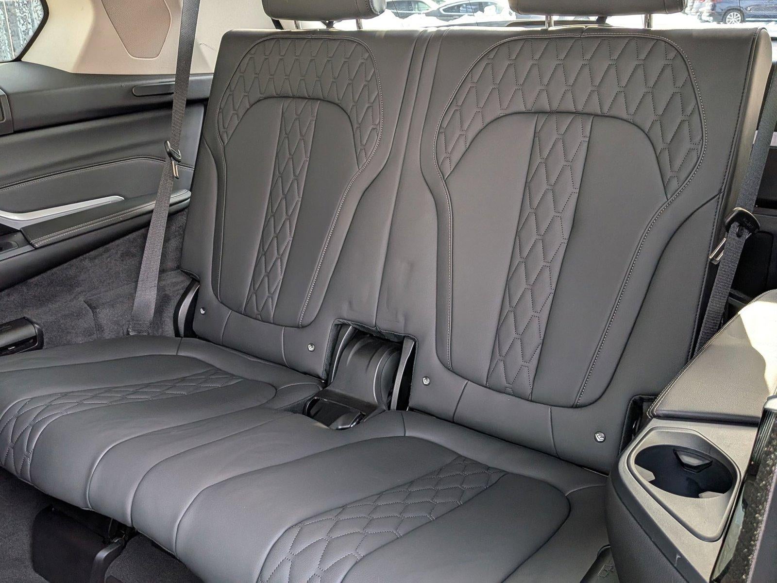 2025 BMW X7 xDrive40i Sports Activity Vehicle