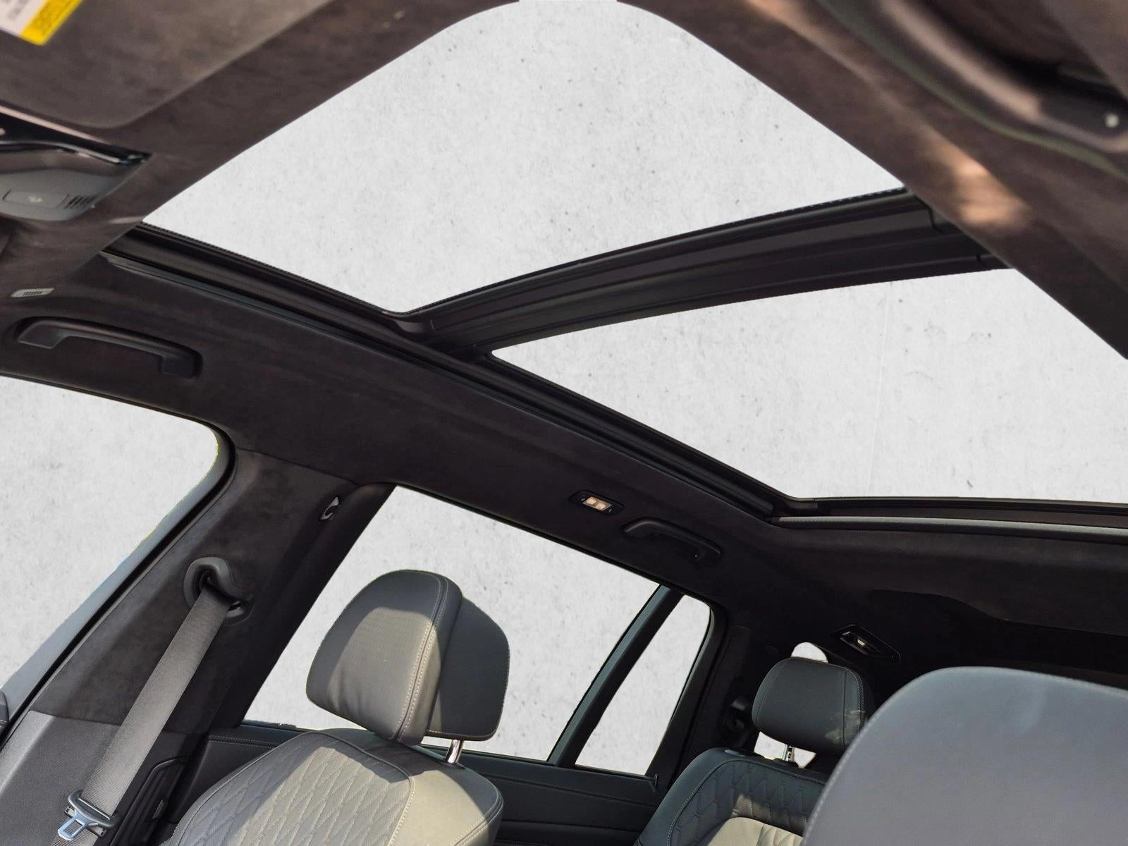 2023 BMW X7 M60i Sports Activity Vehicle