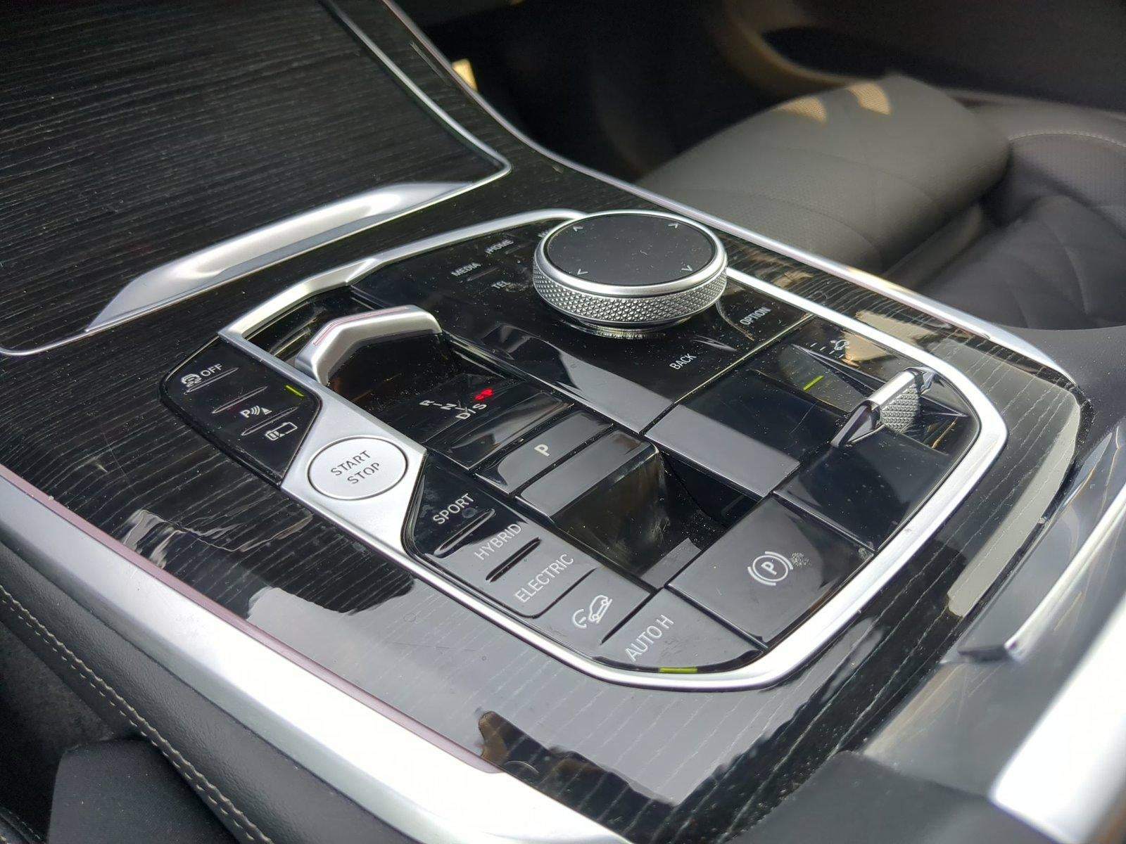 2025 BMW X5 xDrive50e Plug-In Hybrid