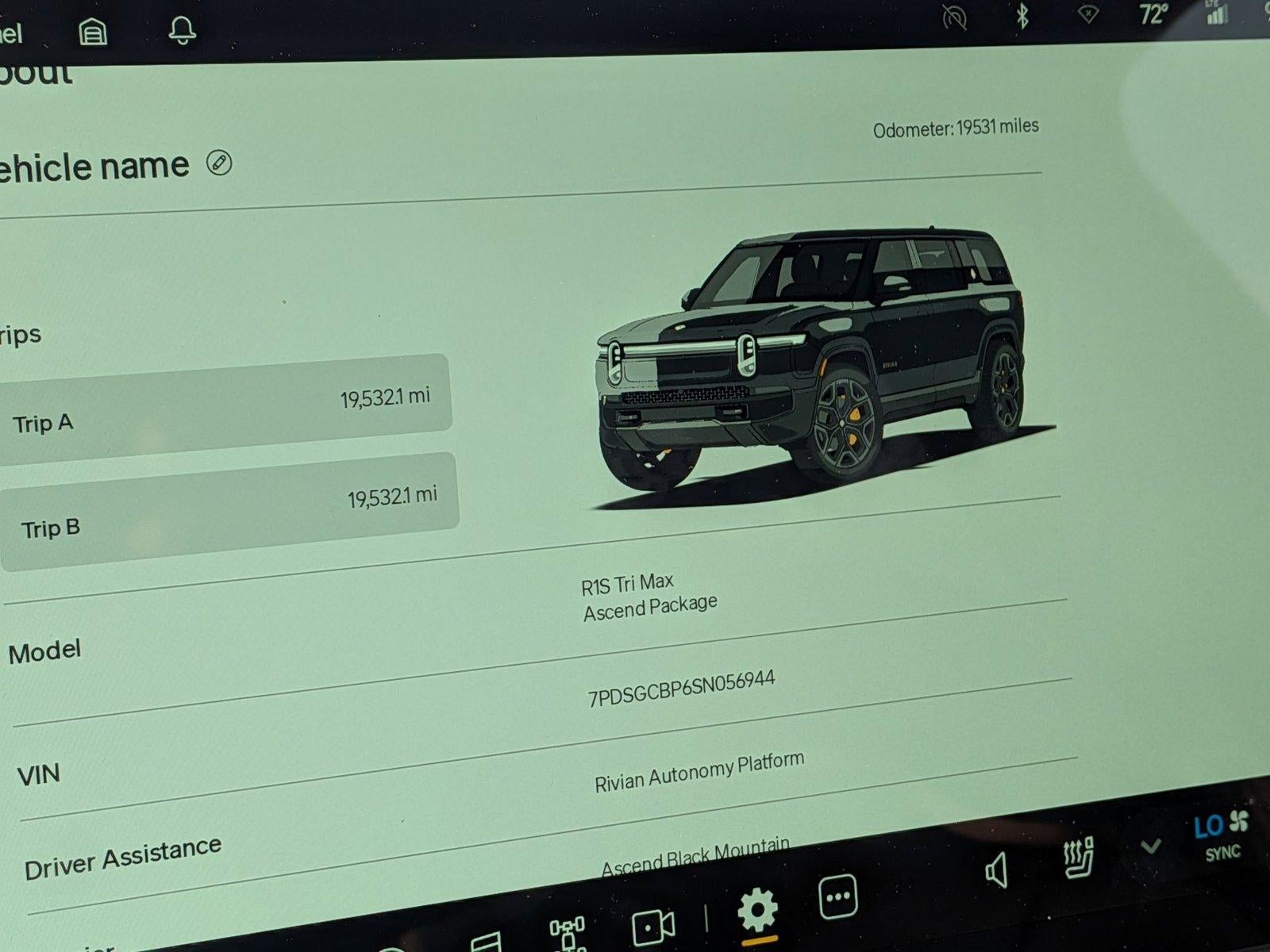 2025 Rivian R1S Ascend Tri-Motor Max Pack