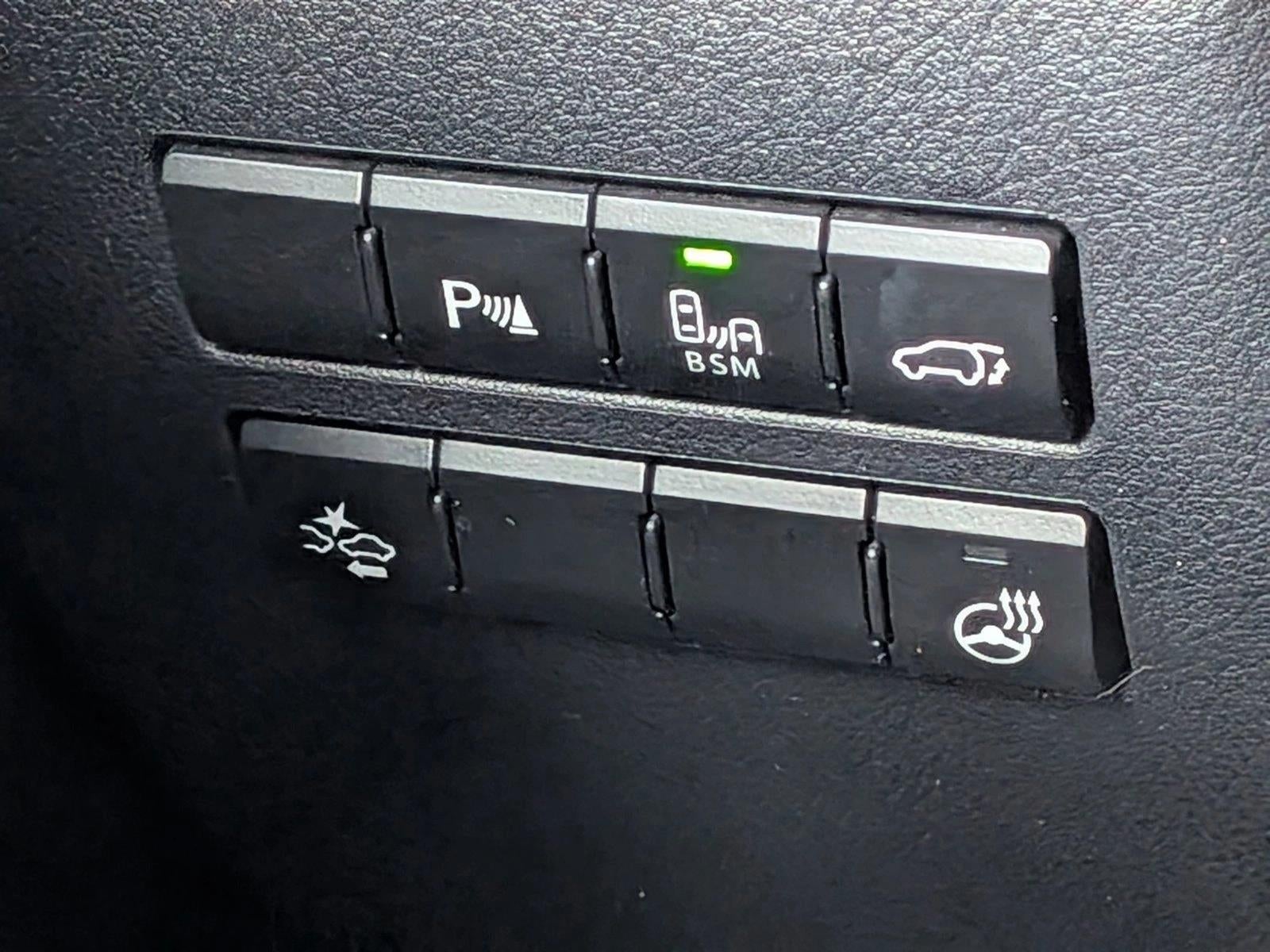 2015 Lexus NX 300h AWD 4dr