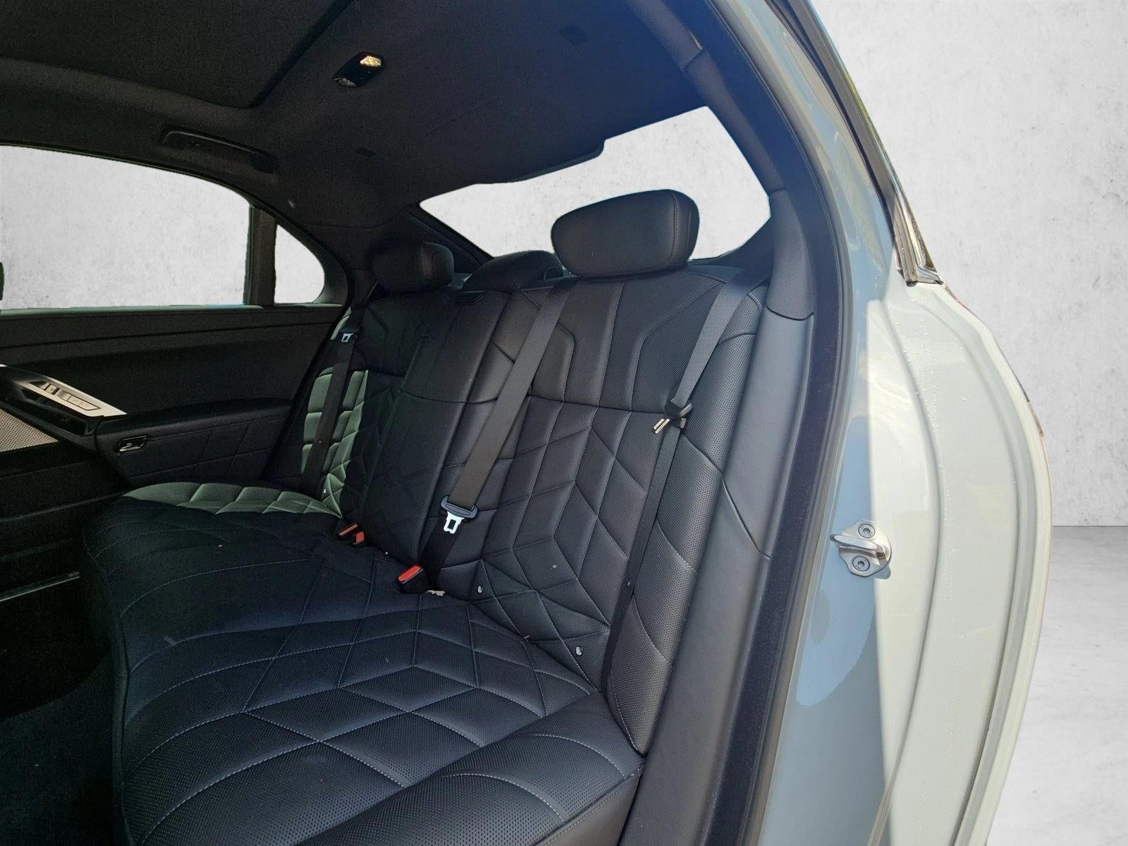 2024 BMW 740i xDrive Sedan
