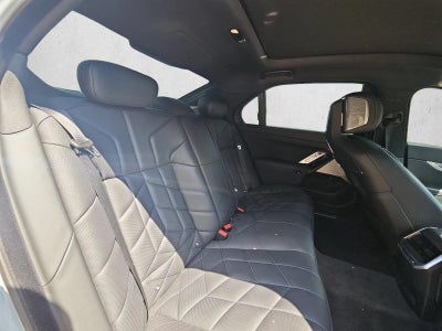 2024 BMW 740i xDrive Sedan