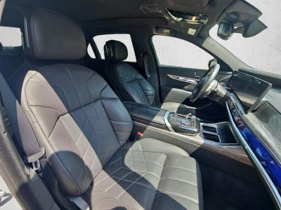 2024 BMW 740i xDrive Sedan
