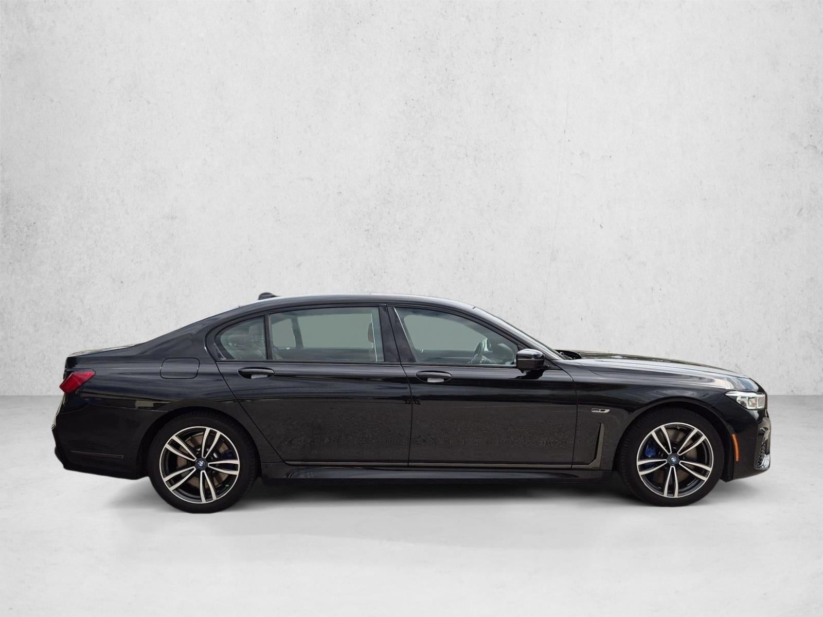 2022 BMW 745e xDrive Plug-In Hybrid