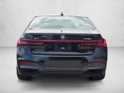 2022 BMW 745e xDrive Plug-In Hybrid