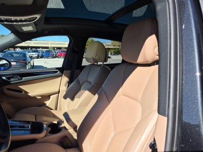 2022 Porsche Macan AWD