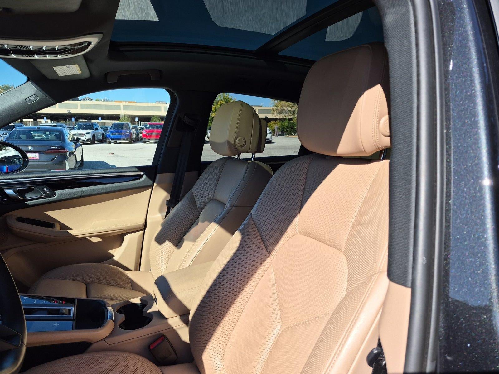 2022 Porsche Macan AWD