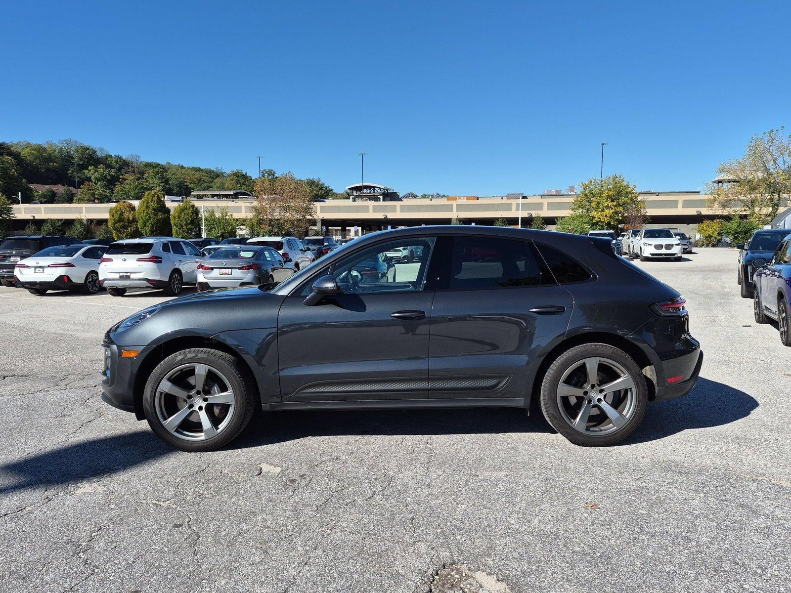 2022 Porsche Macan AWD