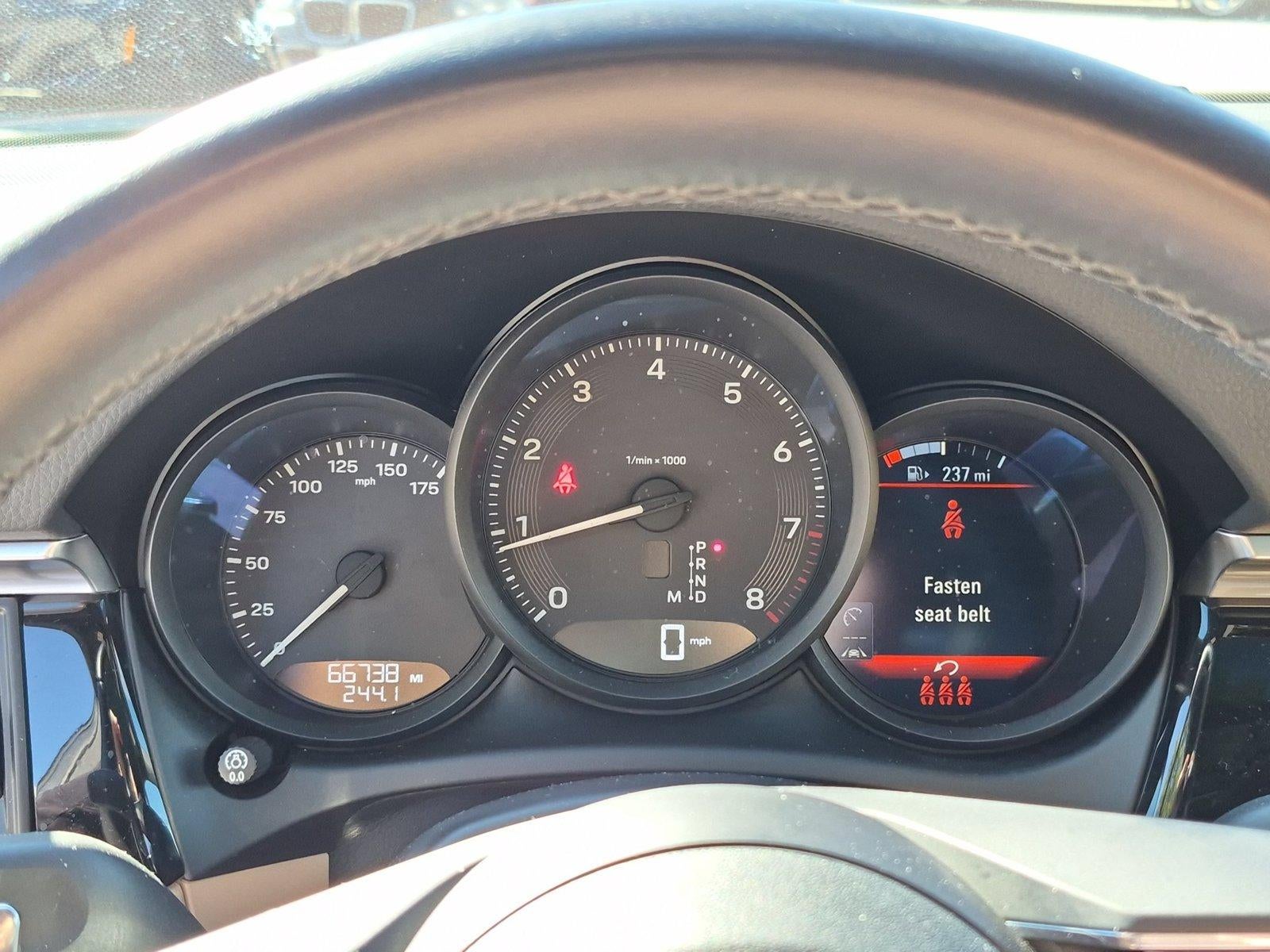 2022 Porsche Macan AWD